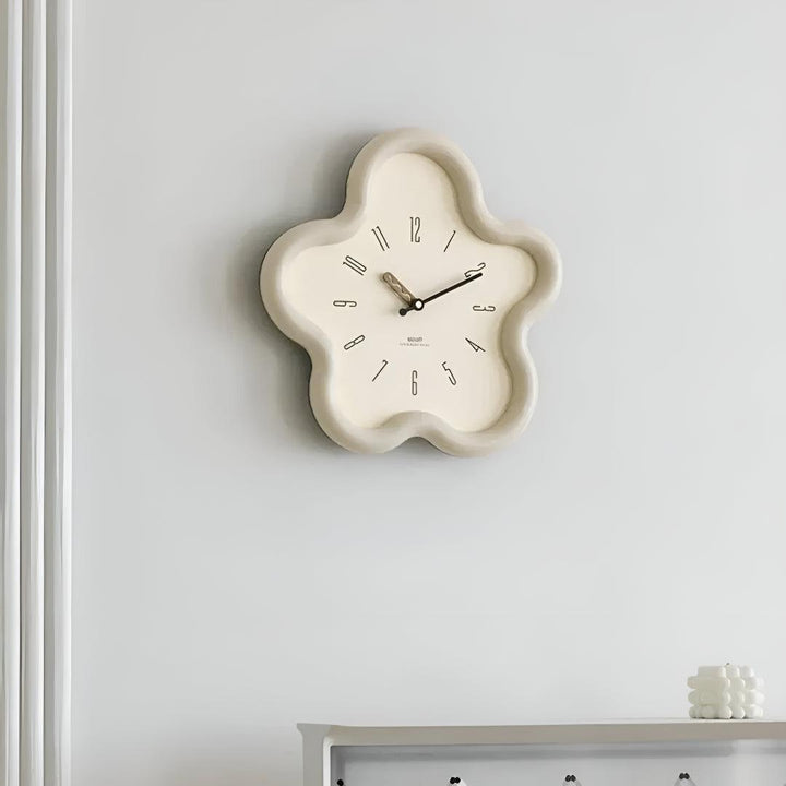 Decorative Flower Wall Clock With Silent Pendulum