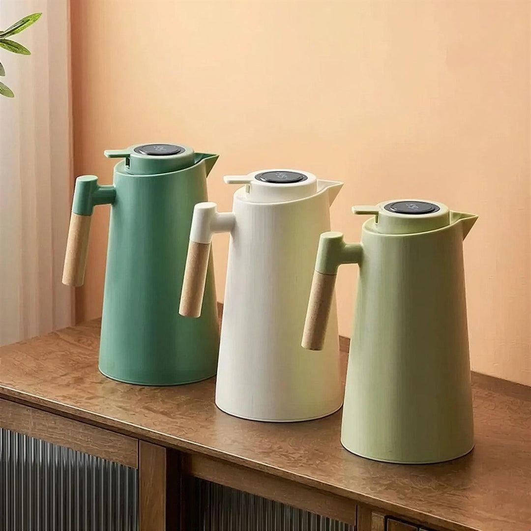 Insulated Boiling Water Jug With Integrated Temperature Display Screen