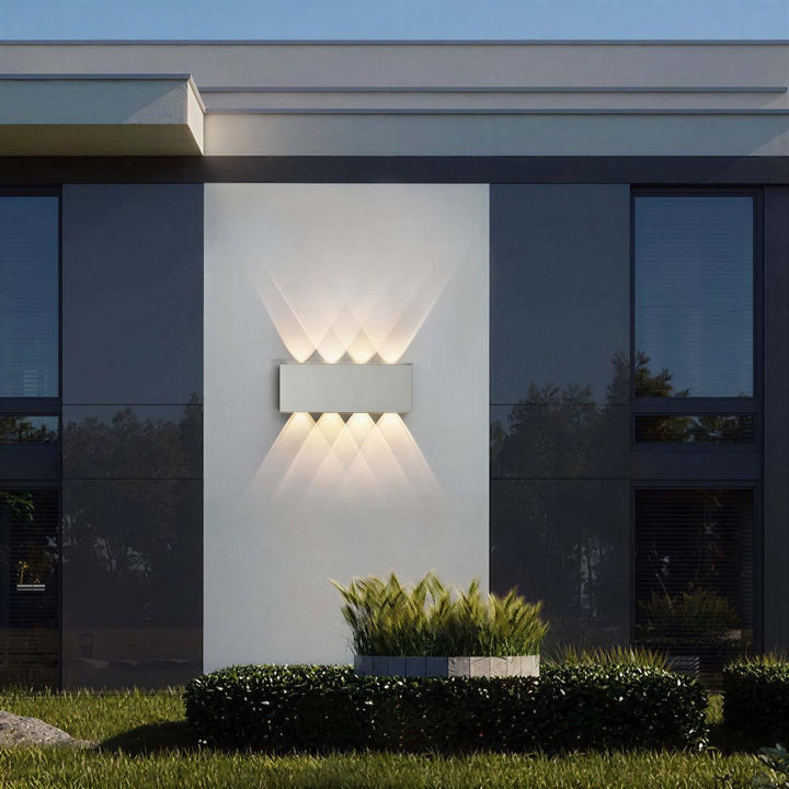 Outdoor Wall Lighting For Modern Entrances With Symmetrical Beams